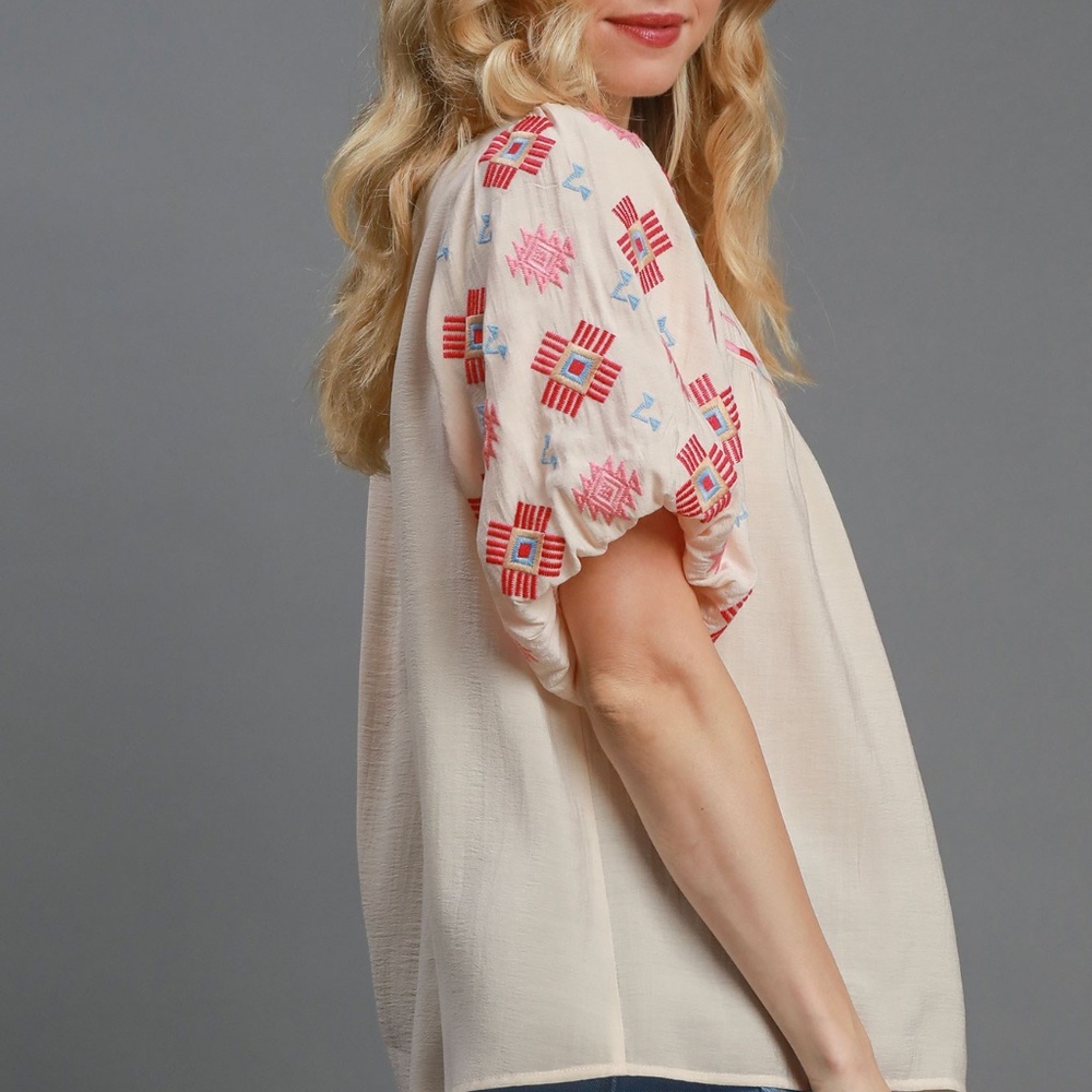 Umgee Embroidered Bubble Sleeve Boho Blouse NWT - Picture 6 of 8